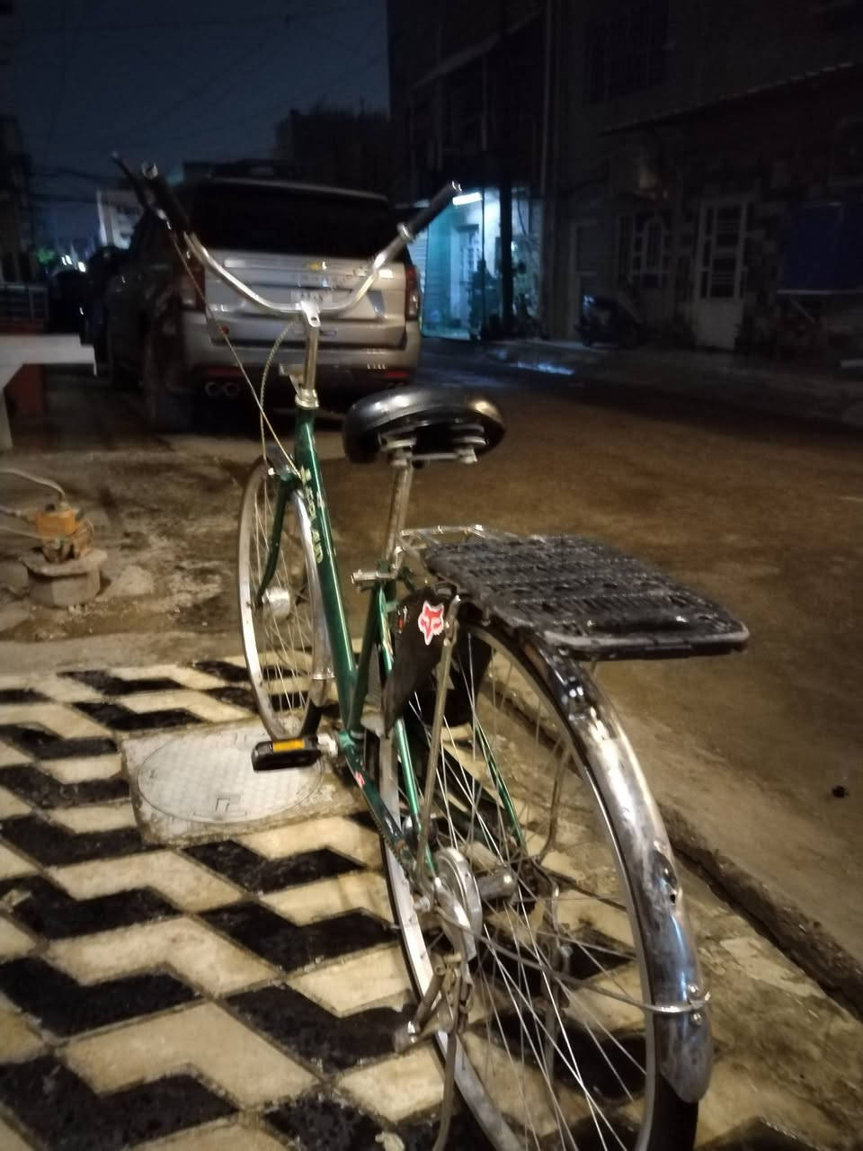 السلام عليكم
بايسكل للبيع حجم 27  في بغداد الطوبجي السعر:95 وبي مجال قليل
بدون اي عطل مكفول كفاله عامه.


**إذا كنت صاحب هذا الإعلان وتريد حذفه لأي سبب، رجاءا أرسل رسالة إلى الدعم الفني**