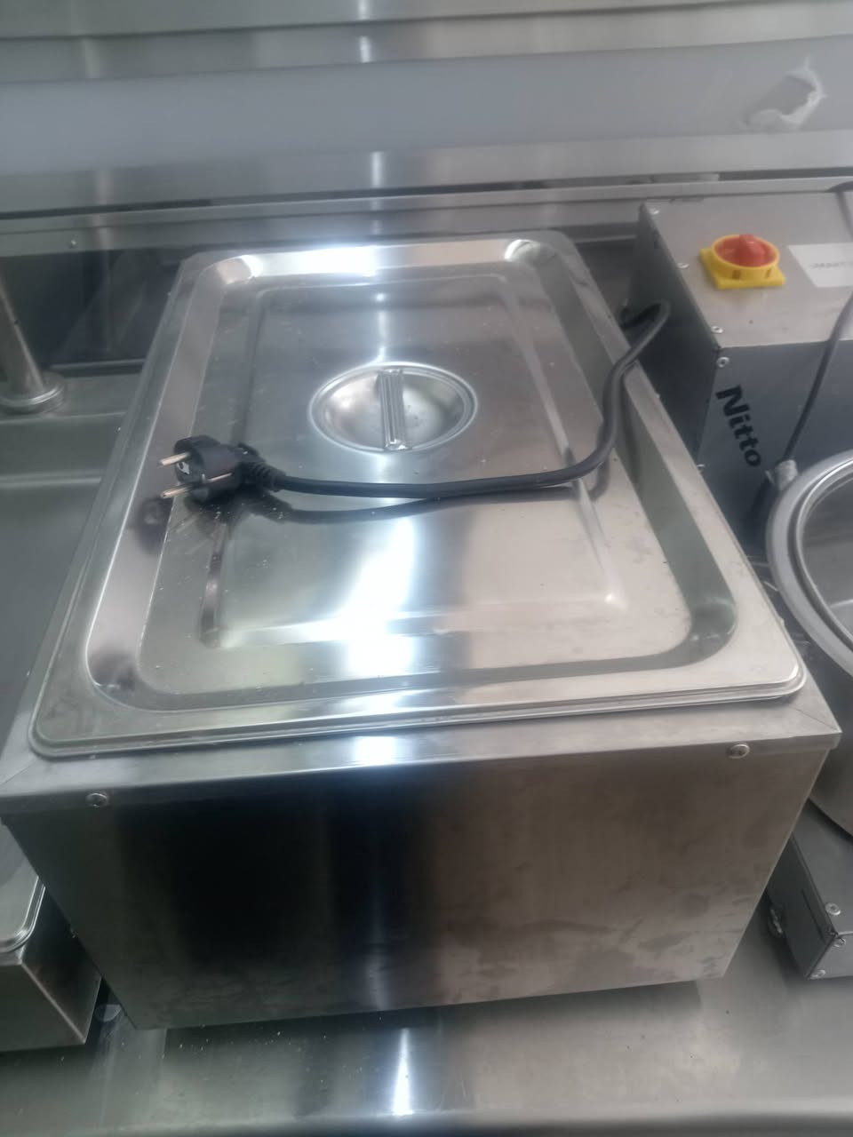 مستعدون لتجهيز المطاعم بكافه المعدات جديد ومستعمل الاستفسار اتصال او واتساب ***********
