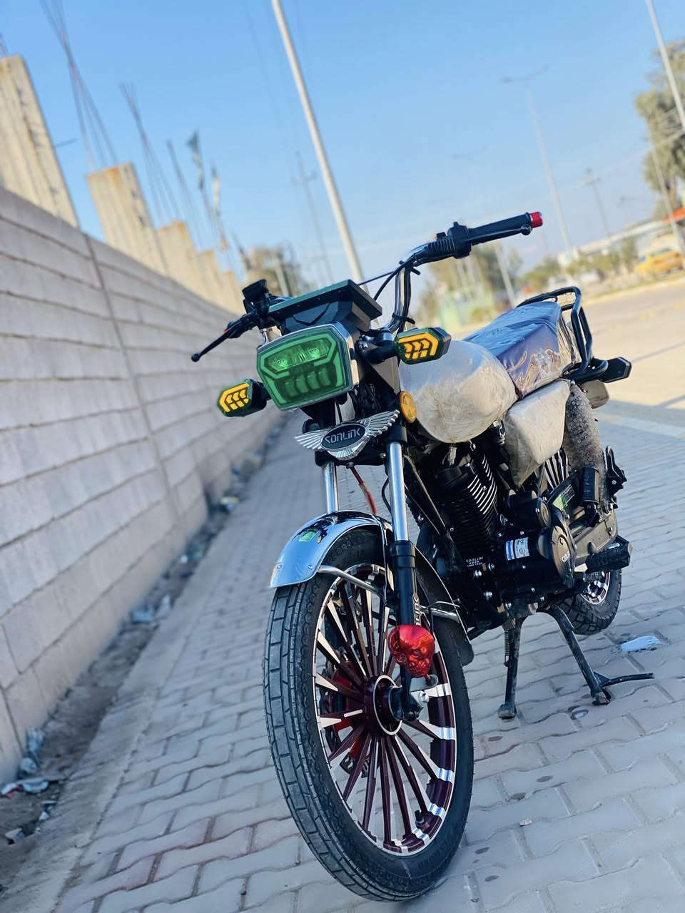 السلام عليكم دراجه سيفان للبيع موديل 2025اوراق بغداد نضافتها90%يعني بعدها زيرووو شراي تصل وتدلل مكان واسط قضاء الزبيدية ***********
