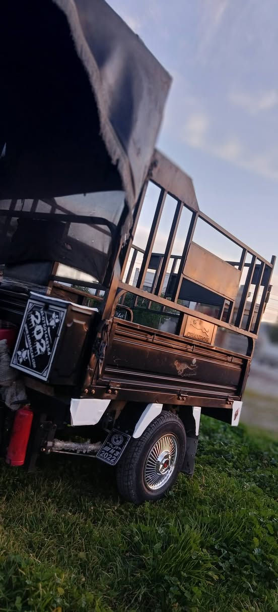 السلام عليكم ستوته للبيع اي  عيب ما بيه كهربائيات شغاله  ركبه شرط محرك شرط موديل2023 السعر مليون و 350 وبي مجال بسيط عنواني كركوك  اخوان عالخاص ما اجاوب .وهذا رقمي***********
