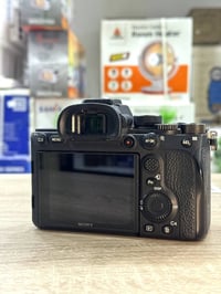 سوني R4 شتر 33 k توصيل موجود 07721200152