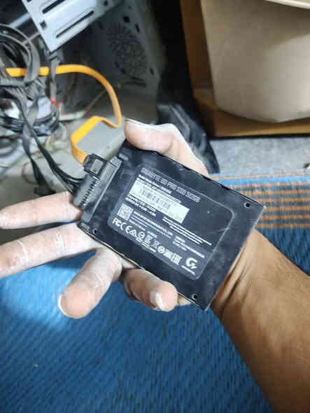 بي سي للبيع بورد ومعالج انتل زيون مواصفات E52640 v3 نوع 8 كور 16 نواة مع مبرد معالج rgp  البورد لنظام 10 برو  اذكره 128 امدتو 512اسس دي معه كرت ار إكس 580 معه بور سبلاي 500 وط معه رامت 16 سعر 200 رقم الهاتف بغداد البلديت تقطع الكهرباء رقم ***********
