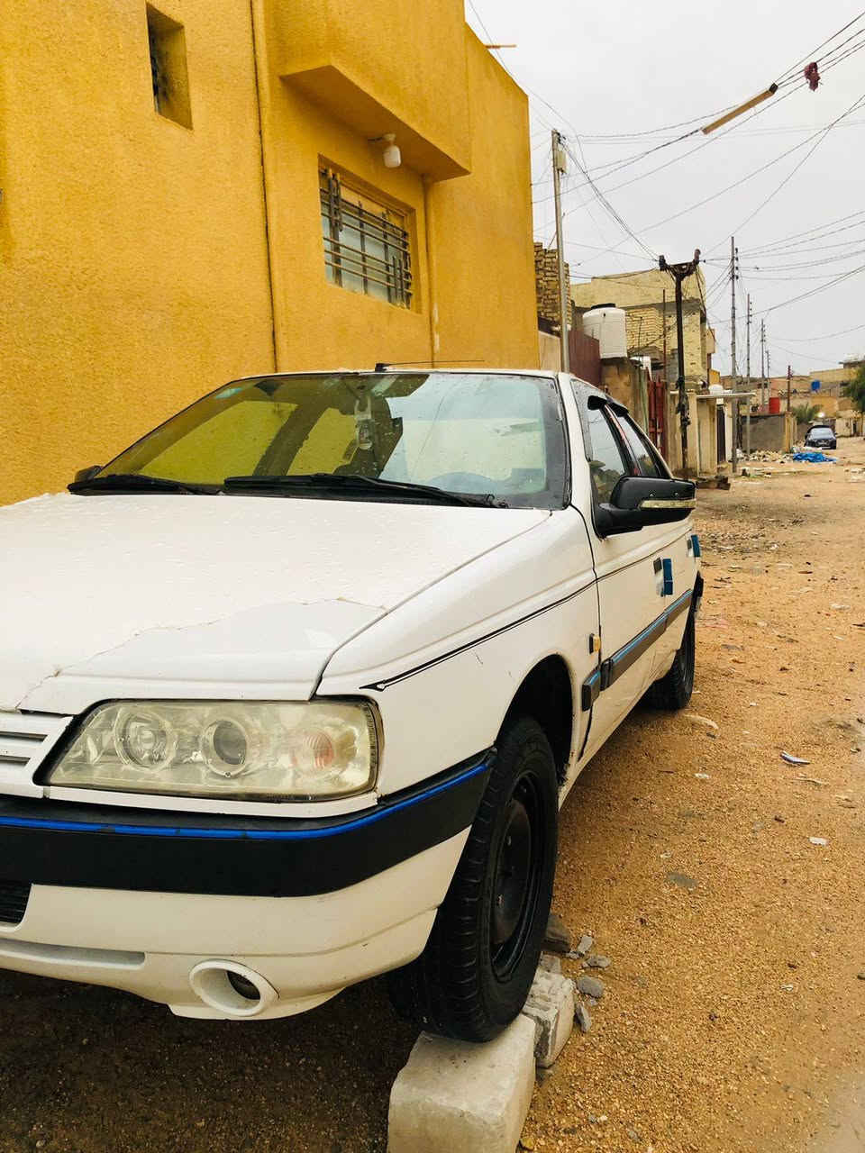 السلام عليكم
كل عام وانتم بخير 
سيارة بيجو 405 خصوصي موديل 2010 
حدايدة جديدة كير خير من الله مكينه زينه تبريد  شغال 
السيرة بأسمي تحويل ثاني يوم 
السيارة بيه خياسات قليله السعر 38 وبيه مجال قليل ***********
