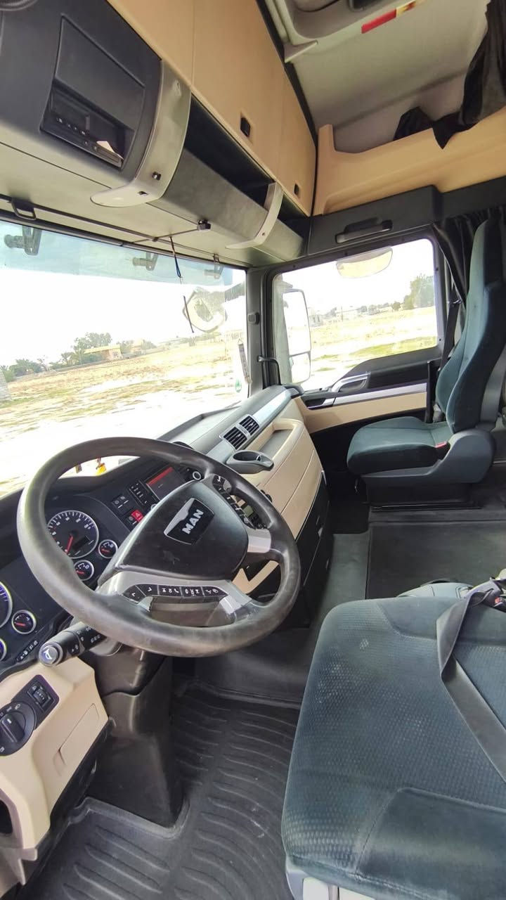 السلام عليكم للبيع مان راس تريلا سنكل موديل 2016 هاف اوتماتيك تخم تاير مرقم جديد مربوط 4دناكير دبل تاير 

للاستفسار ***********
