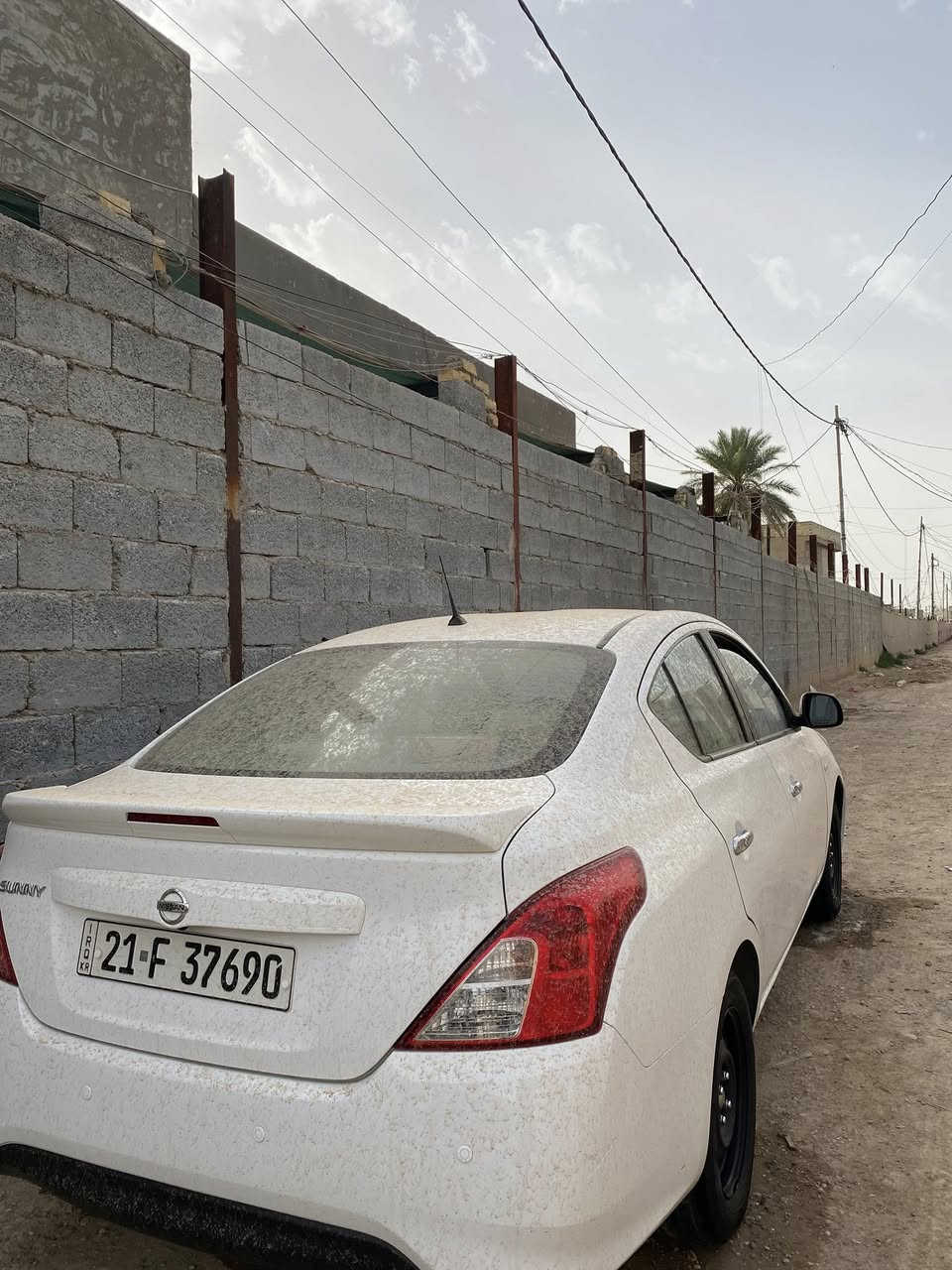 سلام عليكم نيسان هندي موديل 2022 رقم سليمانيه والسيارة بسمي مكفوله شويه بارد باب السايق التصال عل رقم الهاتف 
***********
