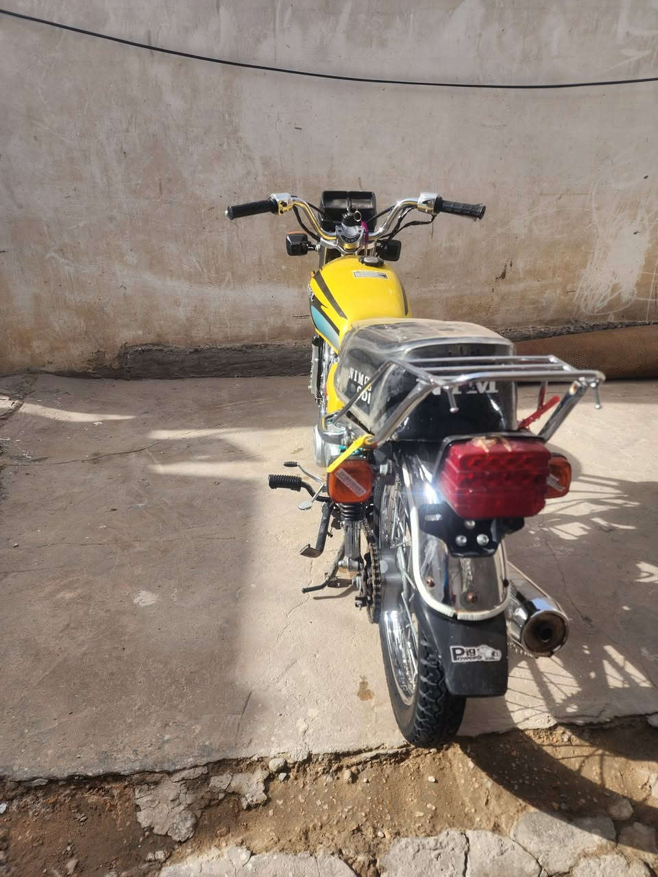 ***********
دراجه 700 وبيها مجال
