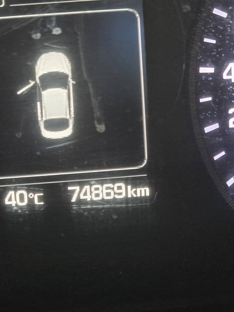 سوناتا ابيض اللون خليجي موديل ١٧
 كفاله عامه من كلشي 
كير مكينه تبريد حداديه بحالة الوكاله 
تخم تاير جديد 
ماشيه ٧٢ كيلو فقط حقيقي
*********** كربلاء, العراق
