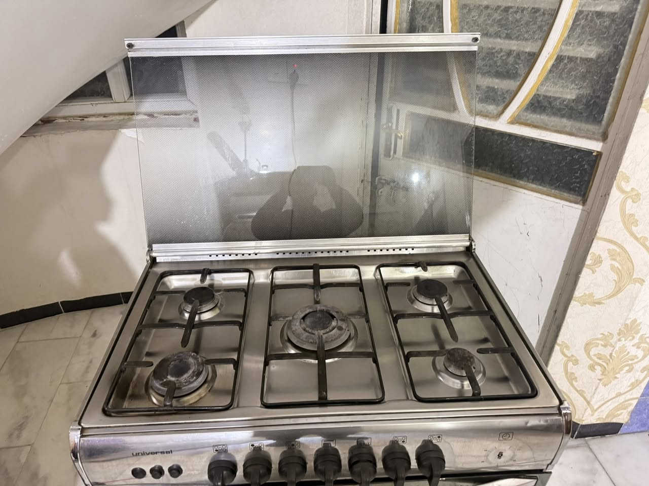 سلام عليكم طباخ  للبيع حله حي الصحه  للسفسار ***********
