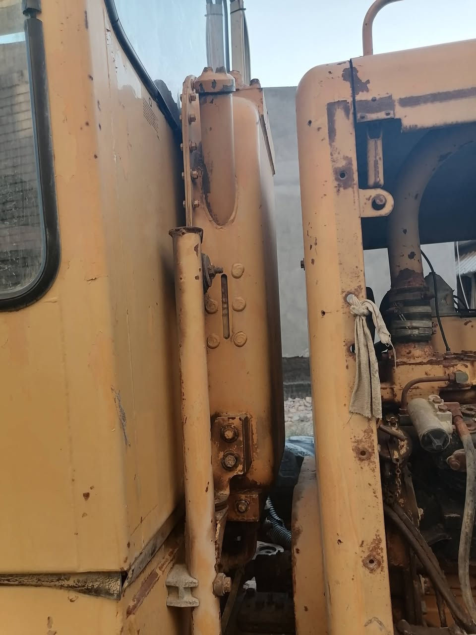 مكينه كريدر كتر بلادية نظيفة وجاهزة للعمل للبيع موديل (79) نوع G12 رقم واسط سنوية مجددة لسنة 29 تحويل باسم المشتري للاستفسار  الاتصال على الارقام  ***********
***********
