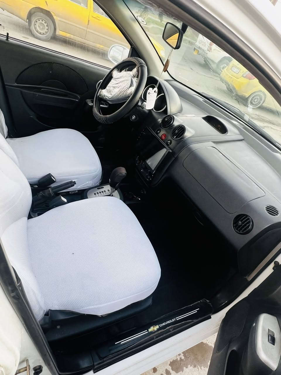 افيو 2007
كوري. فول توماتيك محرك وكير شرط 

بدون صبغ فقط كارت  

تبريد ثلج  

داخل جديد سنويه باسمي اني صاحبها  

تايرات جديد السعر 65

مكان الموصل الايمن حي الصحه 

الرقم ***********
