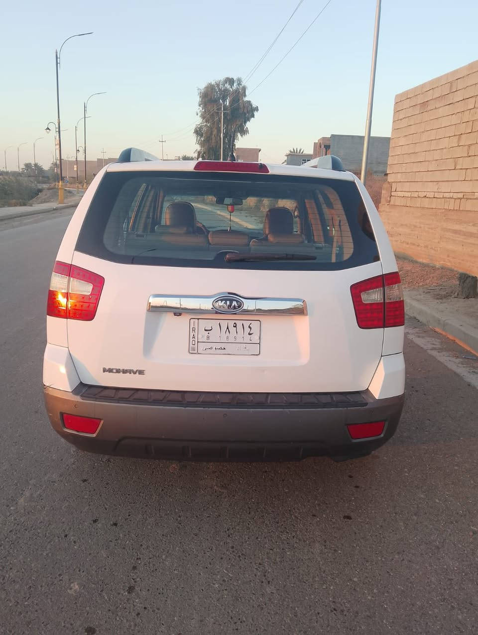 سلام عليكم كيا مهافي 2011 وارد خليجي سياره فول مواصفات 7 راكب 6 سلندر محرك 3800 رقم بغداد سنويه جديده بأسمي تحويل مباشر  بصمه تشغيل +ثلاجه +بصمه ابواب كشنات كهربائيه حساسات خلفيه زراكات اماميه 3 قطع تبريد تدفئه + كشنات تدفئه تبريد سستم ايرباكات 12 سماعه + دمام كامره خلفيه بلوتوث تحكم استيرن جهتين فور ويل + تو ويل +نظام ايكو + نظام مانع تزحلق + نظام صعود ونزول منحدرات مري شفط + مري قلاب عند الرجوع للبك+ اشارت بالمري + كشنات خزن السيارة مال جناي بيهه صبغ الباب عكس السايق والجاملق الخلفي فقط بدون دواخل  السياره  مكاني الضلوعية السعر140 وبيهه مجال ***********
