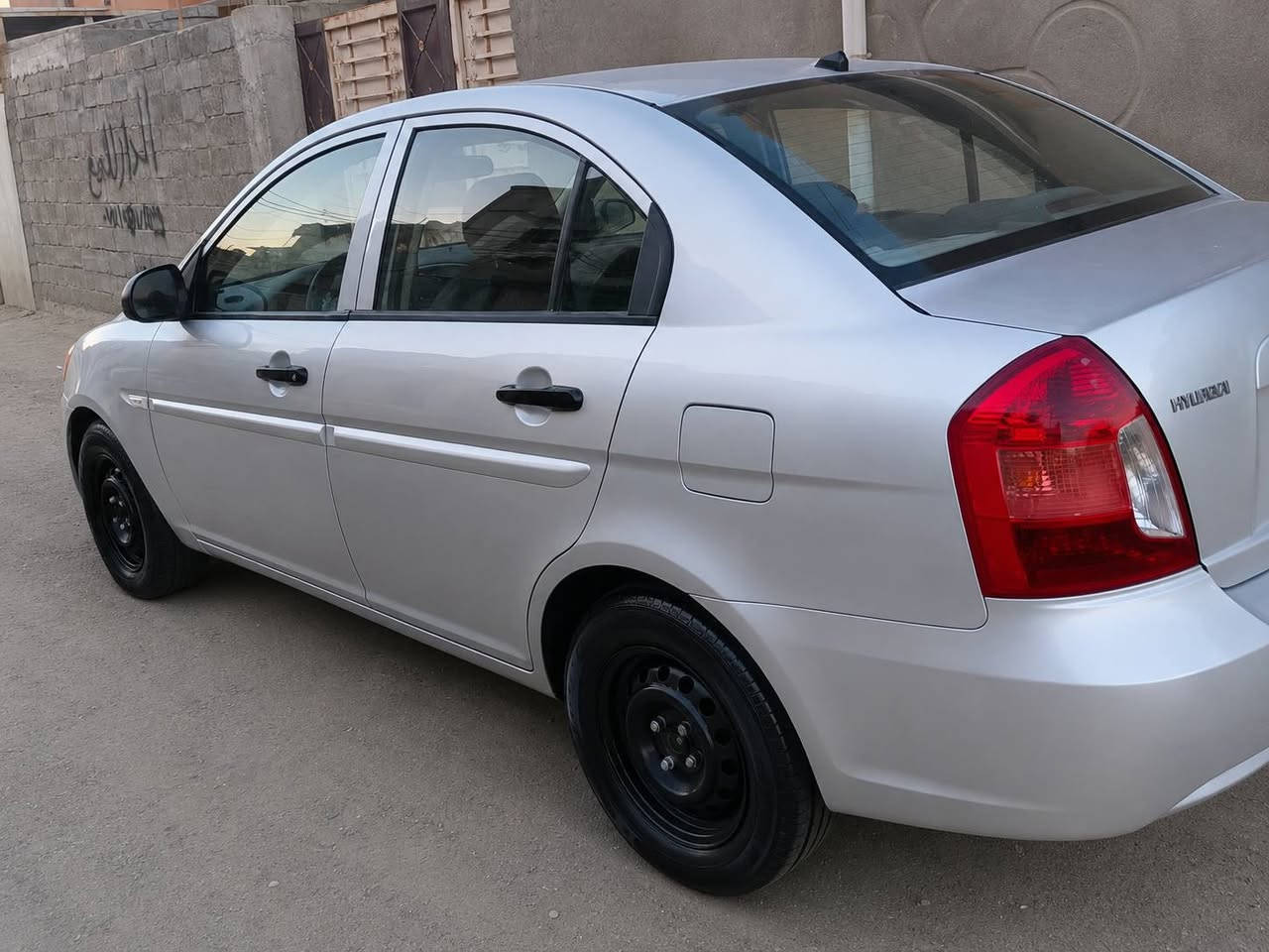 أكسنت 2008 للبيع كير عادي السعر ( 90 ) وبيها مجال 
***********
