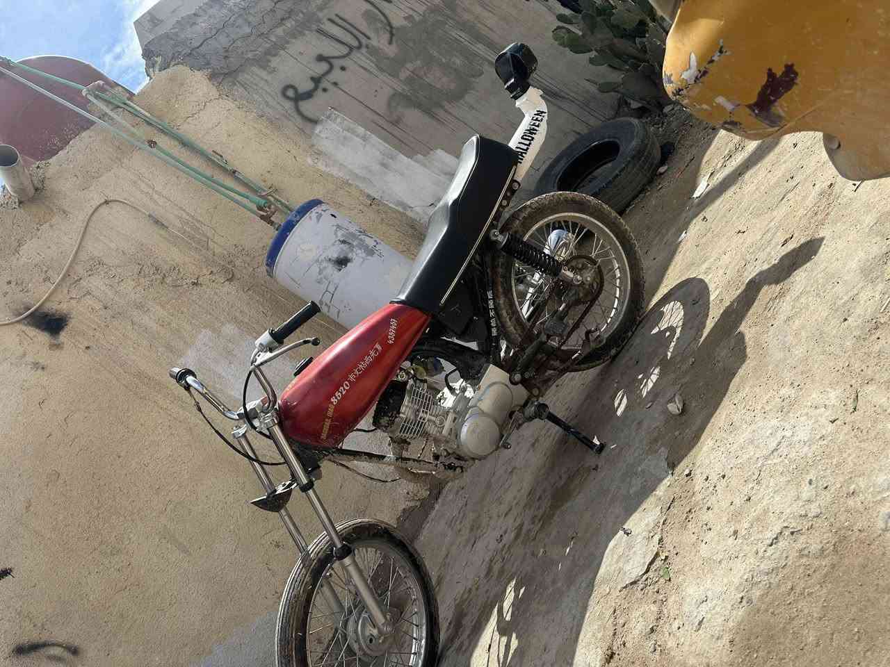 أربعه كير ٢٥ نضيفه سعر ٥٥٠ مكان شارع مطار قديم ***********
