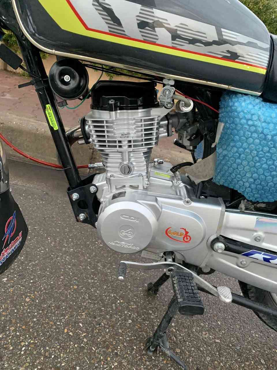 نامي برو مديل 2025 دراجه صفر ماشيه قليل فول نضافه محرك شرط صبانه مطاخه كهربائيات شغال وياله مسطره دراجه فول شلعه ومعدل فول دراجه كله بشرط منفيس وسويج بلادي ويها كارت تشغيل  سعر ٦٥٠وبيه مجال قليل رقمي***********
