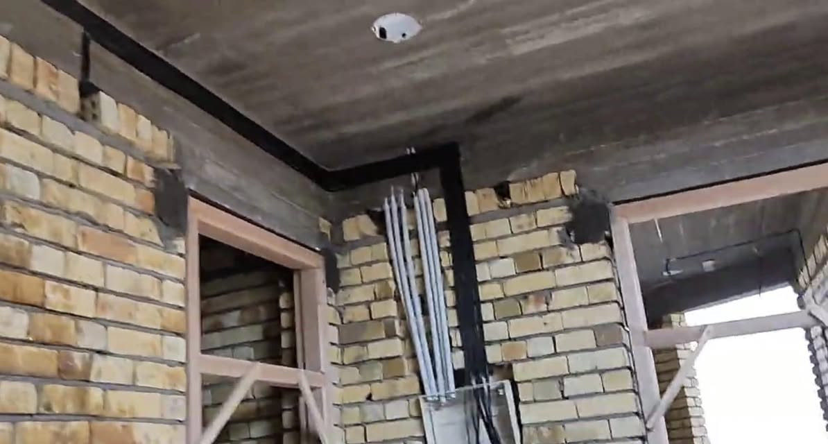 السلام عليكم - تأسيسات كهربائية 
( شبكة بواري او سيمنز )
+ تنصيب سبالت 
+ تنصيب كامرات 
+ترميم البوردات القديمة 

بغداد :📍

هاتف : ***********

متواجد : فيسبوك / واتساب
