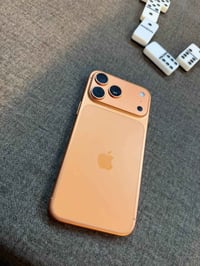 ايفون ١٧ برو ماكس بطاريه ١٠٠  ذاكره ٢٥٦  شريحه إلكترونيه  عربي شرق اوس...