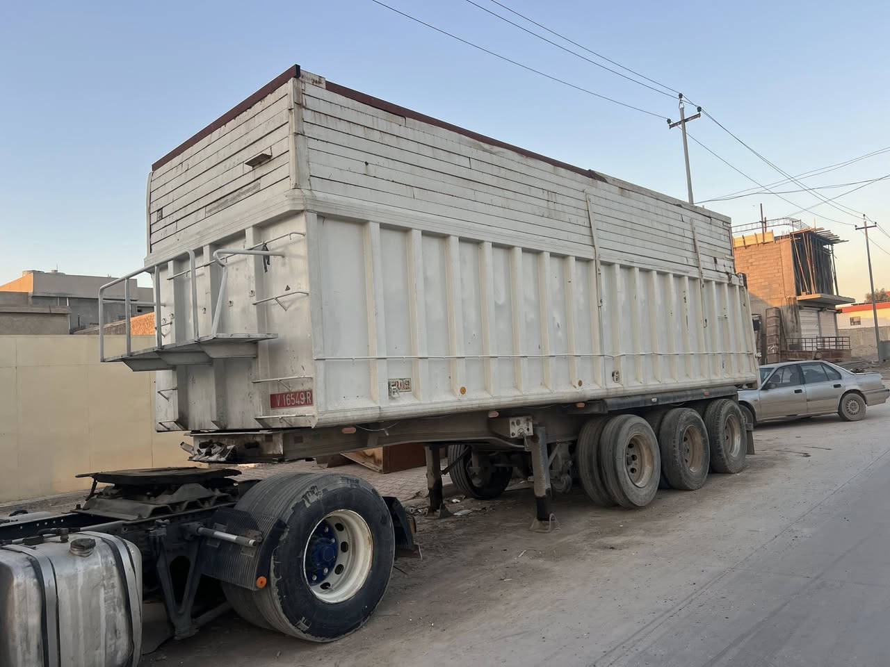 بودي قلاب الماني  يشيل ٤٤ طن حنطه جاهز لعمل ***********
