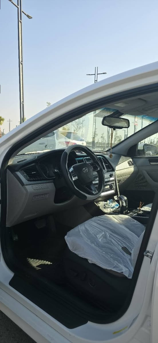 سوناتا 2018 وارد امريكي فول مواصفات عدا الفتحة 
رقم بصرة حرة بأسمي تحويل ثاني يوم
مكان السيارة بصرة ياسين خريبط
الحادث موضح بالمنشور ضربة جدا بسيطة
سيارة جديدة من الدوام للبيت 
السعر 148
قابل للتفاوض 
***********
