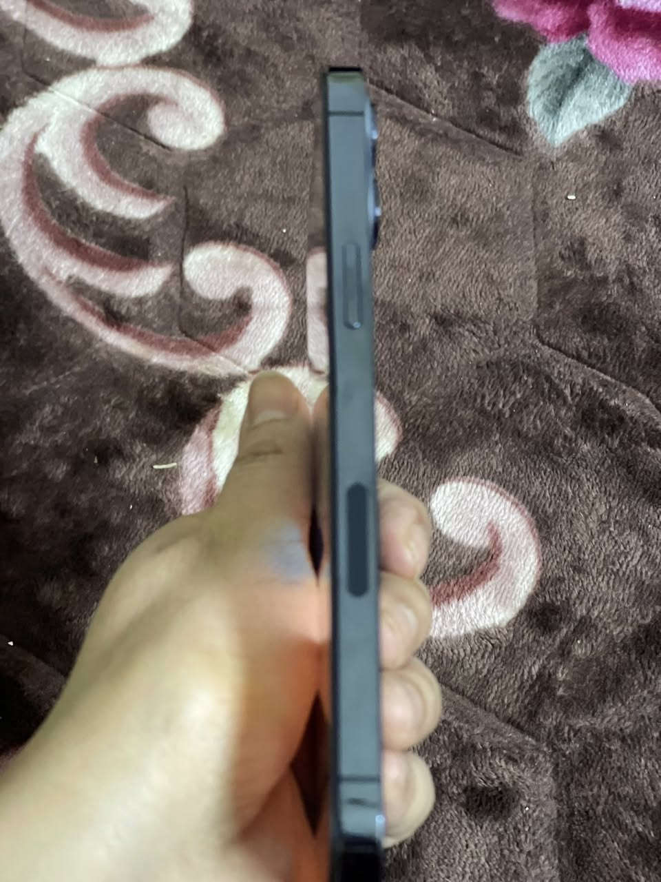 السلام عليكم ١٢ابرو ماكس ١٢٨ذاكره تك سيم مبدل شاشه اصليه بيع مستعجل السعر ٣٢٥ وبي مجال ***********
