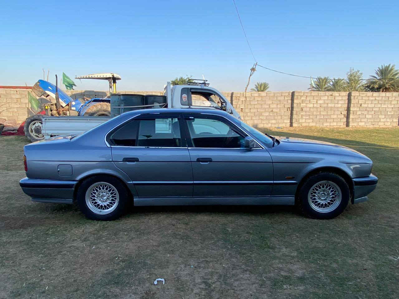 سلام عليكم بيءم 525مفتوح موديل 1991رقم انبار نكليزي بسمي مشروع وطني سيار كير ومحرك مكفولات مصبوقه جماليه مكان بابل *********** سعر 50بيه مجال
