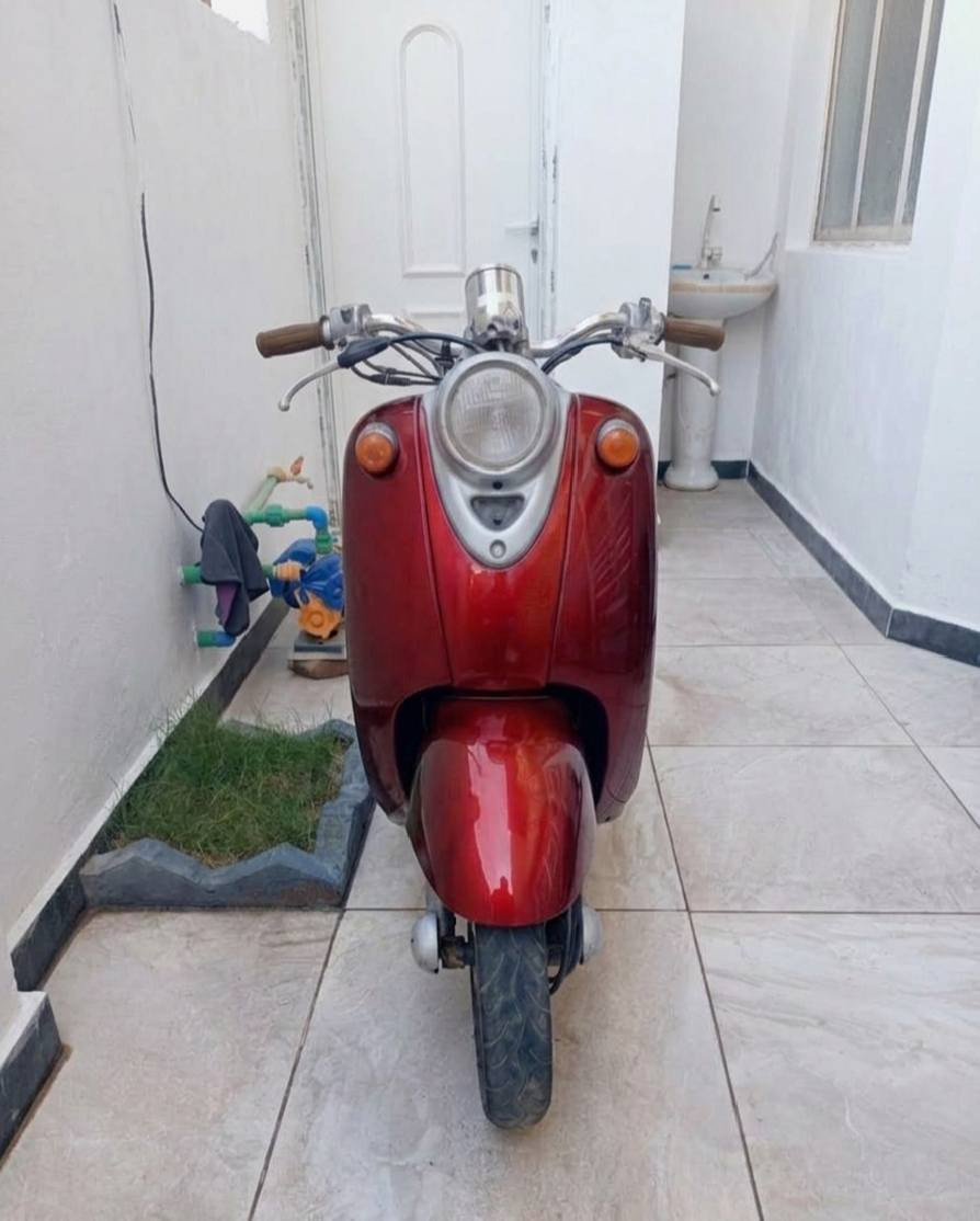 للبيع دراجه مصريه كلش نضيفه مكينه كير كهربائيات كله شغال سعر 200 مكان ناصريه مركز ***********
