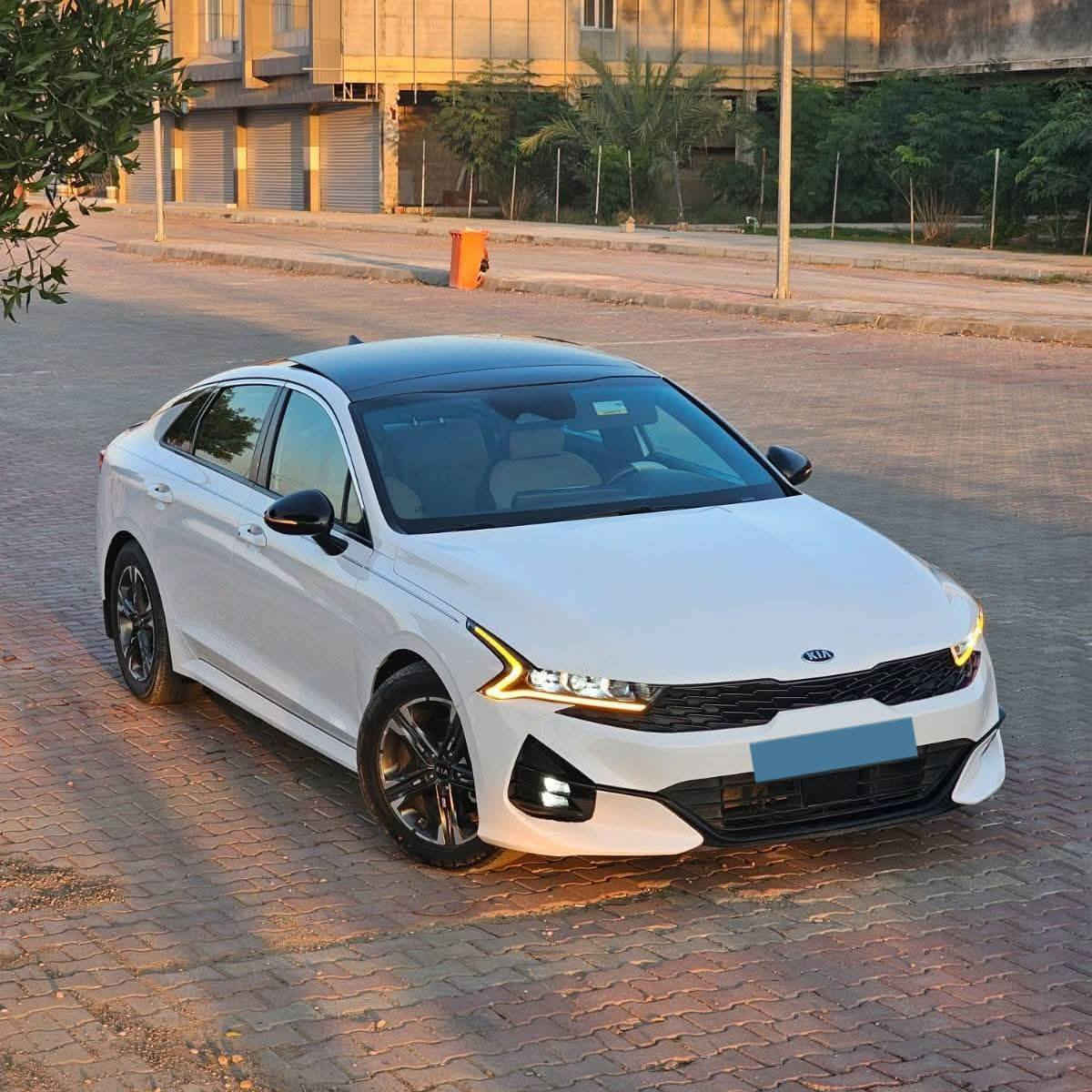 كي فايف جيتي لاين2021
مرقمة بغداد معوقين باقي 6 أشهر وتصير حره 
السعر مناسب جدا 135 وبيه مجال للطيبين 
فول مواصفات 1/1 أعلى فئة بصمة تشغيل عن بعد فتحة سقف بانوراما شاشه كبيره كاميرا دوارة شحن لاسلكي مثبت سرعه تحكم ستيرن رادرات امامي وخلفي حساسات أمامية وخلفية نظام سرعه نورمال فورمال كوستم سبورت رياضي عدم نزلاق سايد بريك بصمه لايت زنون ابيض قوي جدا مكينه 1600 توربو حادث خلفي بسيط جدا بدون دواخل بجم كبس وظع الشركة مكفول لغود شواصي گير مكينه وظع الشركة سياره مال جناي مناقصة أي شيء  
 ***********
