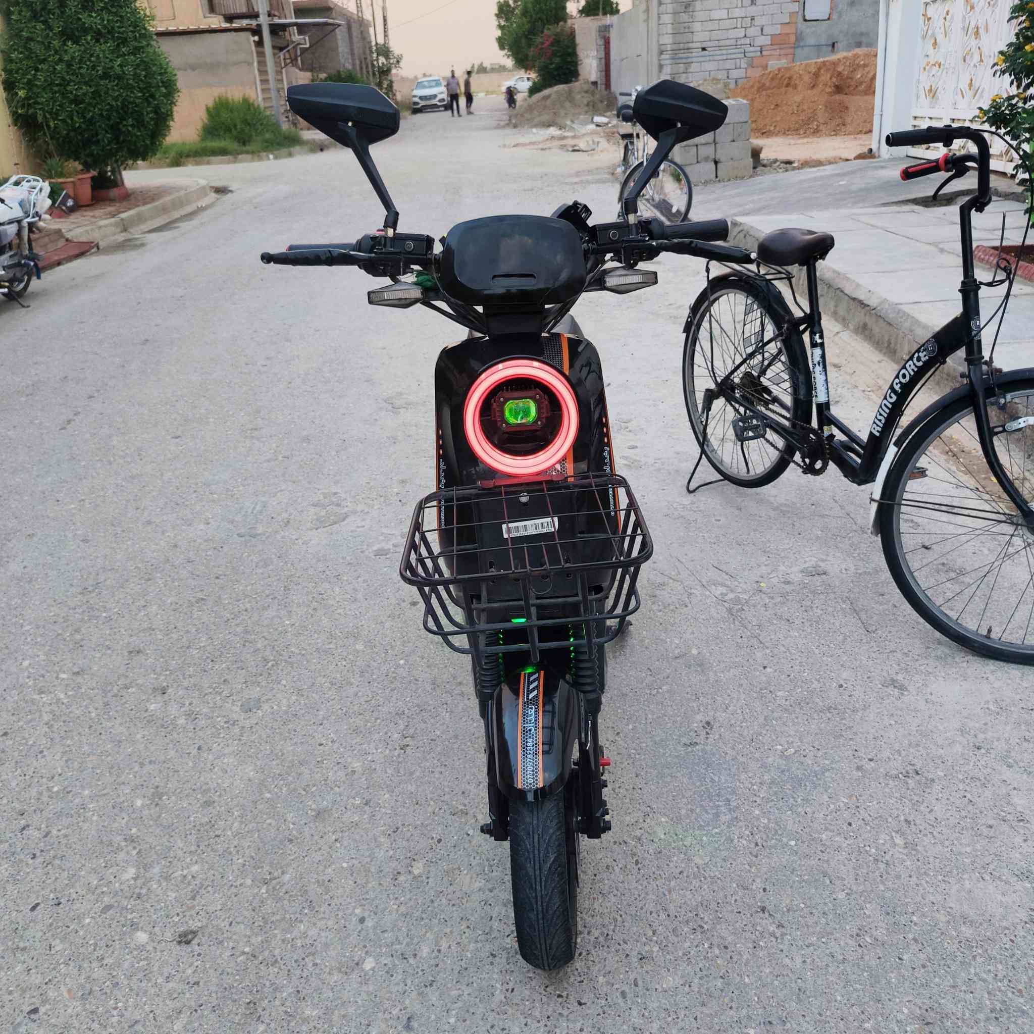 دراجه شحن R9 جديد ونضيف حيل 6 بطاريات للبيع مكاني ديالى المقدادية شهربان  سعر 525 وبي مجال  استفسار ***********
