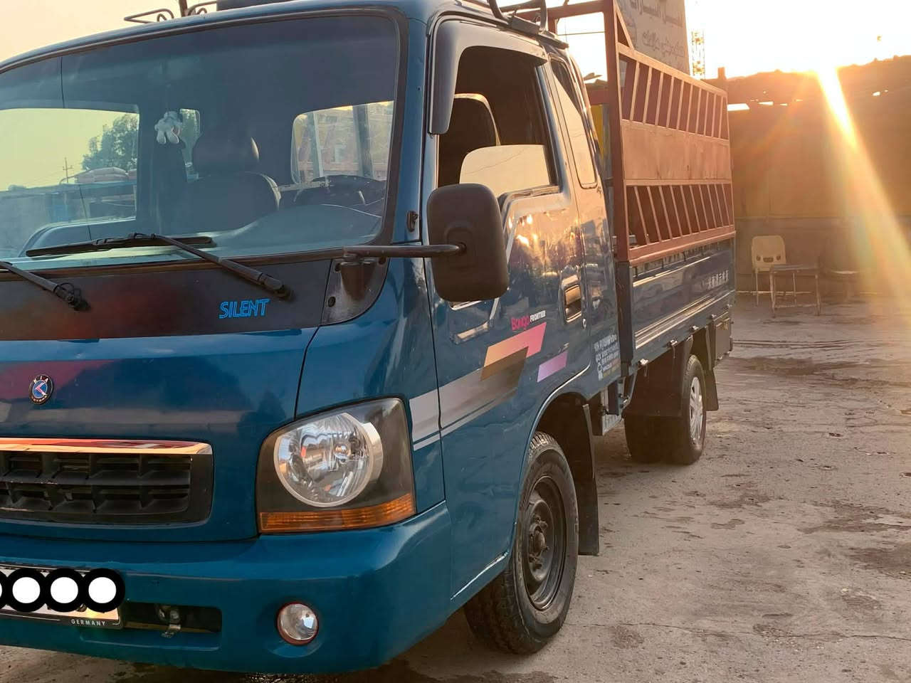 السلام عليكم
من رخصة الادمن للبيع كيا حمل ام عيون موديل 2002 رقمها بغداد انكليزي بسمي تحويل مباشر حدادية امامي خلفي جديد تخم تاير باتري جديد محرك كير اكسل عارضها 78 ورقة وبيها مجال بصيط حك الجية مكاني بغداد الدورة رقم تلفوني *********** متواجد رصيد وواتساب
