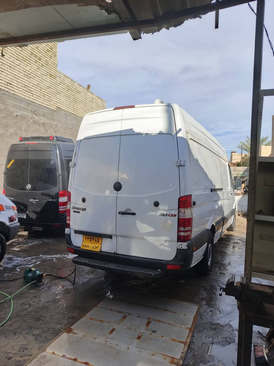 سلام عليكم مارسيدس سبرنتر للبيع موديل2012 رقم سليمانية سياره جديده السعر 190 ***********
