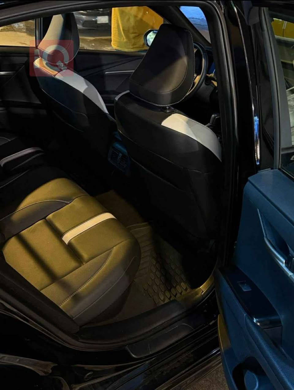 السلام عليكم . 

للبيع كامري 

2025 SE BLACK EDITION
هايبرد 
الممشى ٢١ الف ميل
حادث خلفي فقط قطعه واحد 
بجم كبس. سياره استخدام كلش قليل وشخصي  وداخله سيستم كامل 

مواصفات شاشه لمس كار بلي واندرويد 
رادارات اماميه ومحيطيه 
كرسي كهرباء
كشافات ضباب
توقف ذاتي مانع اصطدام
لد زنون من تويوتا 
اوتو هولد
EV mode
٣ وضعيات قياده 
ايكو نورمال سبورت
وهواي مواصفات بعد معروفه البلاك اديشن
 
السعر ٢٣٧ ومجال بسيط حك جيتك
بأسمي السياره وتحويل مباشر
عنوان بغداد حي الجامعه
*********** أربيل, العراق
