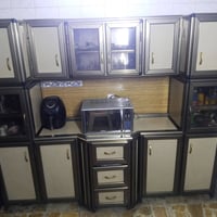 كاونتر المنيوم تسكام مستعمل بقياس2.50 م والسنك 1.50 م  للتواصل 0770895...