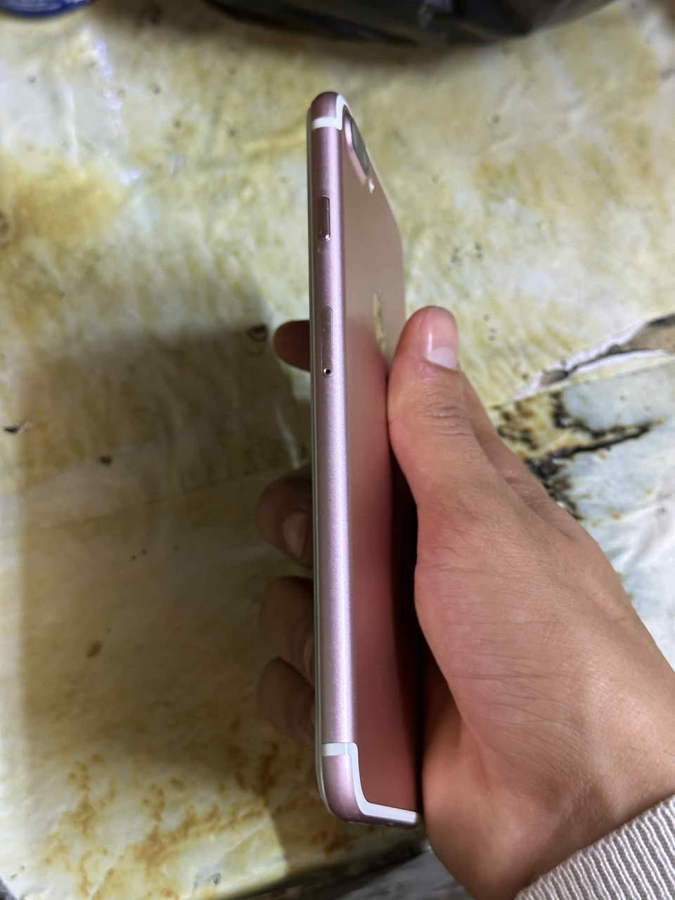 السلام عليكم ورحمة
ايفون ٧ بلاص

ذاكره ١٢٨

بطاريه 80بلادي

فول 
سعر ١١٥
***********
