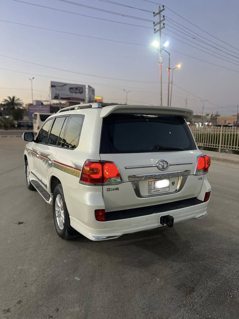 السعر 235 🌹

لاندكروز 2009 بريم اصل فول مواصفات 
رقم بغداد بأسمي تحويل مباشر 

محرك 6 سلندر ع وضع الشركه 

السياره بيه 3 قطع صبغ فقط والباقي كفاله 
تفحص وين ميعجبك 

السياره نضيفه كُلش وبديها صافي 
بدون خدوش بدون بارد بدون أضرار 

محرك وكير وحداده ع وضع الشركه 

تخم تاير دنلوب ياباني 
قبل شهر شاده جديد ✅

اخوان السياره جاهزه وبدون نواقص 
كلش حلوه وبيه نعومه وتراي مال زيرو 

السعر 235 🌹

***********
مكاني النجف / حي ميسان
