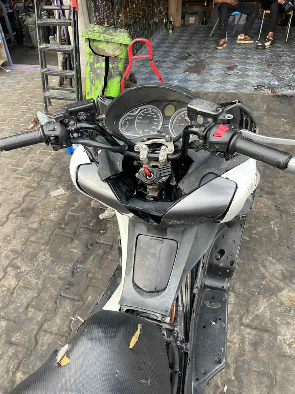 سلام عليكم سلفر جيتي للبيع ٤٠٠ مكينة كفالة ماطاختهة سبانة يرادلهة ترتيب للكفر الدراجة خير من الله حماوة ربع شلعة معدل خير من الله السعر ١٤ بيهة مجال *********** مكاني بغداد
البياع تقاطع درويش
