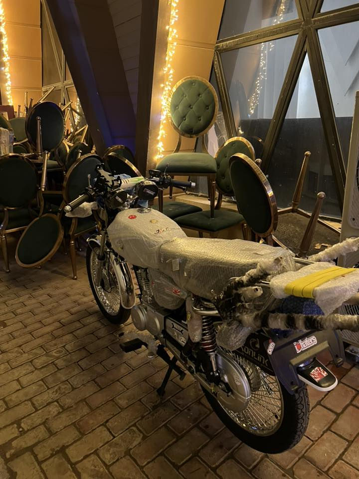 السلام عليكم تايكر 2025 محرك وكير شرط الدراجه فول نضافه ربع ماتصرف عليها كهربائيات كله شغاله لاستفسار الاتصال ***********غير متواجد على الفيس 🤚
