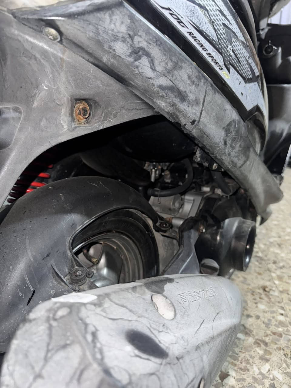 اسلام عليكم 
ماكس عدله بلاديه مكينتها  كفاله عامه منكلشي      ما مفتوحه ملحه الدراجه   ختم واحد ويه المكينه  بيها 20 ختم ويه المكينه  كلها شغال  سلف هندر   سكنات رماشات  بكلايت   لايت عالي ناصي نكره سلف  كلها بلاديه الدراجه احله من الصور بهواي   سعرها 850 وبيها مجال   متواجد واتساب  رقمي *********** مكاني بصره كرمت علي  يم جسر الحشد
