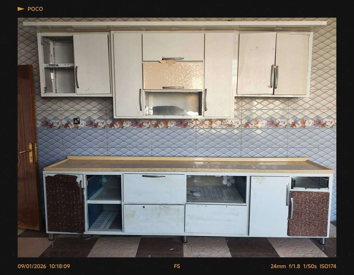 السلام عليكم 
كاونتر للبيع
الكاونتر يجي 6 قطع المرمر النوع الثقيل
النظافة موضحة بالصور والفيديو اكو قسم من 
الخانات مشلعة وقسم من الاغلفة
(اذا يتصلح يرجع جديد)
سعر الكاونتر الاصلي(مليونين و750)
السعر الحالي مليون و100 وبي مجال بسيط
المكان بين الشطرة والنصر منطقة السادة البوهلاله(الصمود)
للتواصل
***********
***********
