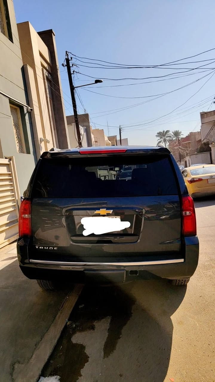 السلام عليكم تاهو موديل2020 LT فول موصفات حادثهه موضح بلصور سياره مابيهه كل نقص بدون ايرباك مكاني بغداد 
وهذا رقمي *********** السعر مناسب رقم بغداد بسمي
