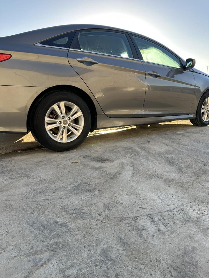 سلام عليكم
سوناتا 2014 لون فيلي مكينه جيتي اي 2400 حادث بنيد تبديل قطعه فقط السياره مكانه حله طريق حله كربلاء عمود 115 

تواصل واستفسار ***********
الاتصال برقم حصراً غير متواجد فيس
