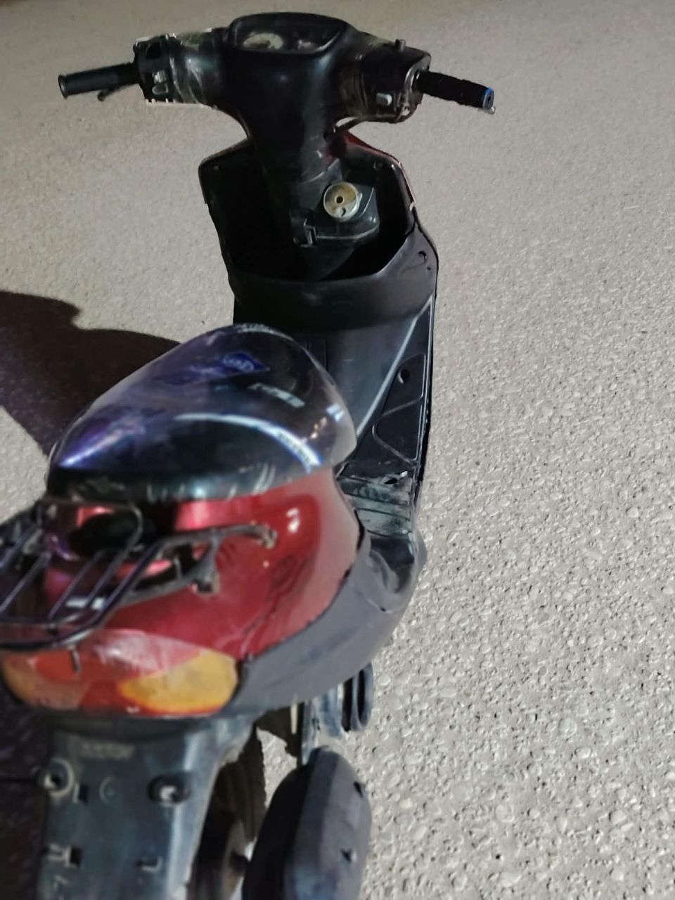 دراجة ياماها ٩ زروف لبيع دراجة كاملة ما بيهة نقص  ما مفتوحة سلف هندر كفرات نضيفات السعر ٤٠٠ مكان العمارة حي المعلمين الجديد ما متواجد خاص ***********
