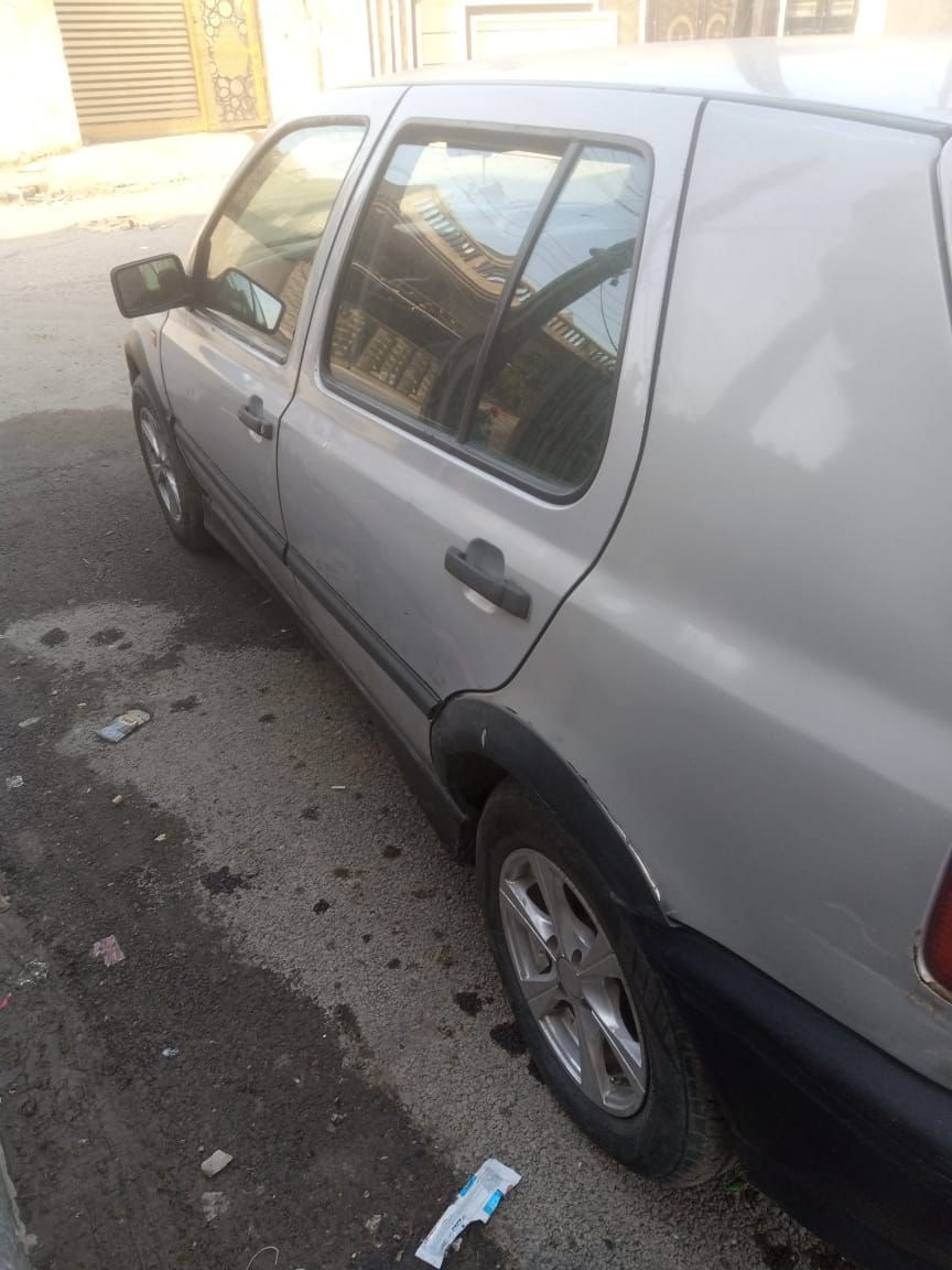 السلام عليكم سيارة كولف موديل 1994 محرك 2000 كير اوتوماتيك سيارة جاهزه بدون نواقص
سيارة ناعمه بيها فقط جراد بسيط
 السعر ٤٦ ورقه و بيها مجال
العنوان بغداد الجديدة
للأتصال *********** واتساب
