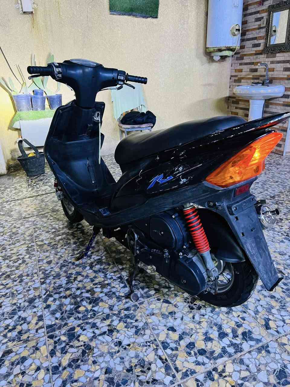 سلام عليكم ماكس عدله للبيع الدراجه حلوه كامله مامفتوحه كهربائيات دبلات كلهه شغاله شلعه ومعدل خير من الله السعر ٤٥٠ مكاني البلديات 
***********
