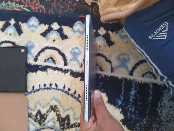 شاومي بات 6عادي الجهاز نظيف خو الجديد السعر 320وبي مجال العنوان بغداد مدينت الصدر ***********
