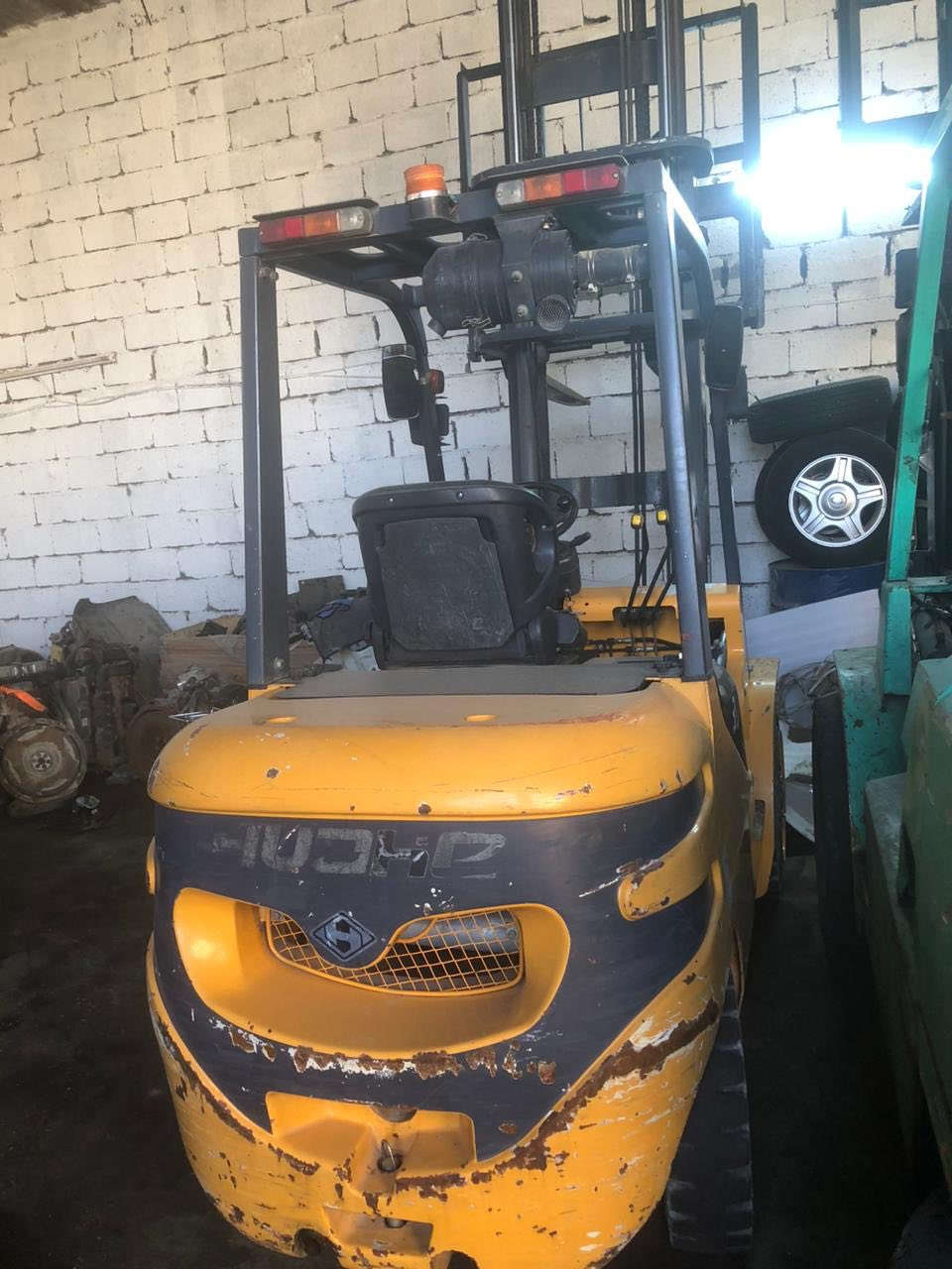 رافيعه شوكيه هيله كفاله 3طن موديل 2013 مكان ربيل ***********
