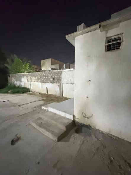 بيت للبيع
السلام عليكم
بيت للبيع خور الزبير  بالهندية
طابو ملك صرف بأسمي
تحويل مباشر المساحة 300م
ثلاثة غرف 
استقبال
مطبخ
حمام داخلي
حمام خارجي
حديقة كبيرة جدا
للأستفسارالأتصال على الرقم ***********
للتواصل اتصال فقط او واتساب
السعر 150وقابل للتفاوض
