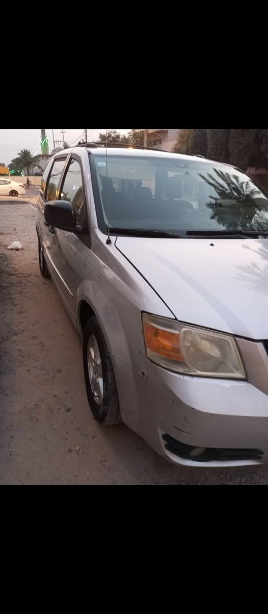 دوج كرڤان موديل 2008 للبيع بدون مراوس .
حجم المحرك 3300
3 قطع تبريد 
تفاصيل وسونار السيارة معروض مع الصور 
مكان السيارة بغداد - العامرية 
للاستفسار والتواصل على الرقم *********** موبايل + واتساب 
ملاحظة غير موجود على الفيس بوك 
سعر السيارة ١١٠٠٠ وبيها مجال بسيط
