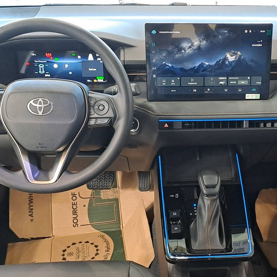 ♦️️تويوتا  كورلا_ شكل الجديد 2️⃣0️⃣2️⃣5️⃣ Toyota Corolla ♦️ 

فتحة سقف، جلد اسود اصلي، دركة خياط، مسند وسطي متحرك، مقاعدكهرباء. 

🚦أرقام بغداد🚦

المواصفات 👇

🔵محرك 1.8 لتر VVT هايبرد
🔵كير بوكس اوتوماتيك 6 سرع 
🔵تشغيل ذكي ( بصمة ) 
🔵شاشة وسطية كبيرة apple car play and android auto
🔵كامرة خلفية دوارة 
🔴رادار تحديد مسار ومانع تصادم ‼️
🔵 دشبول ديجتال 
🔵تبريد قطعتين 
🔵 فتحة سقف ( سلايد روف )
🔵 لايت أمامي وبروجكتر  LED ‼️
🔵 بك لايت LED‼️
🔵 تحكم ستيرين 
🔵 اوتو لايت
🔵 اوتو هولد
🔵 نظام ABS 
🔵هاند بريك كهرباء 
🔵نظام التحكم بالانارة الخارجية
🔵 مقاعد جلد أسود 
🔵كرسي كهرباء 
🔵قبضة مقود جلد 
🔵 اشاير بالمري
🔵حساس ضغط الاطارات
🔵 وضعيات قيادة 
🔵مانع انزلاق
 

🎁نتعامل بنظام القسط 🎁

🚘 🚖 يتوفر بيع  شراء او مراوس للسيارات القديم والحديثة ✅️
 

 اشتري بثقه 💯🌹
***********
عراقنا لتجارة السيارات 
بغداد-معارض البياع شارع الوسط
