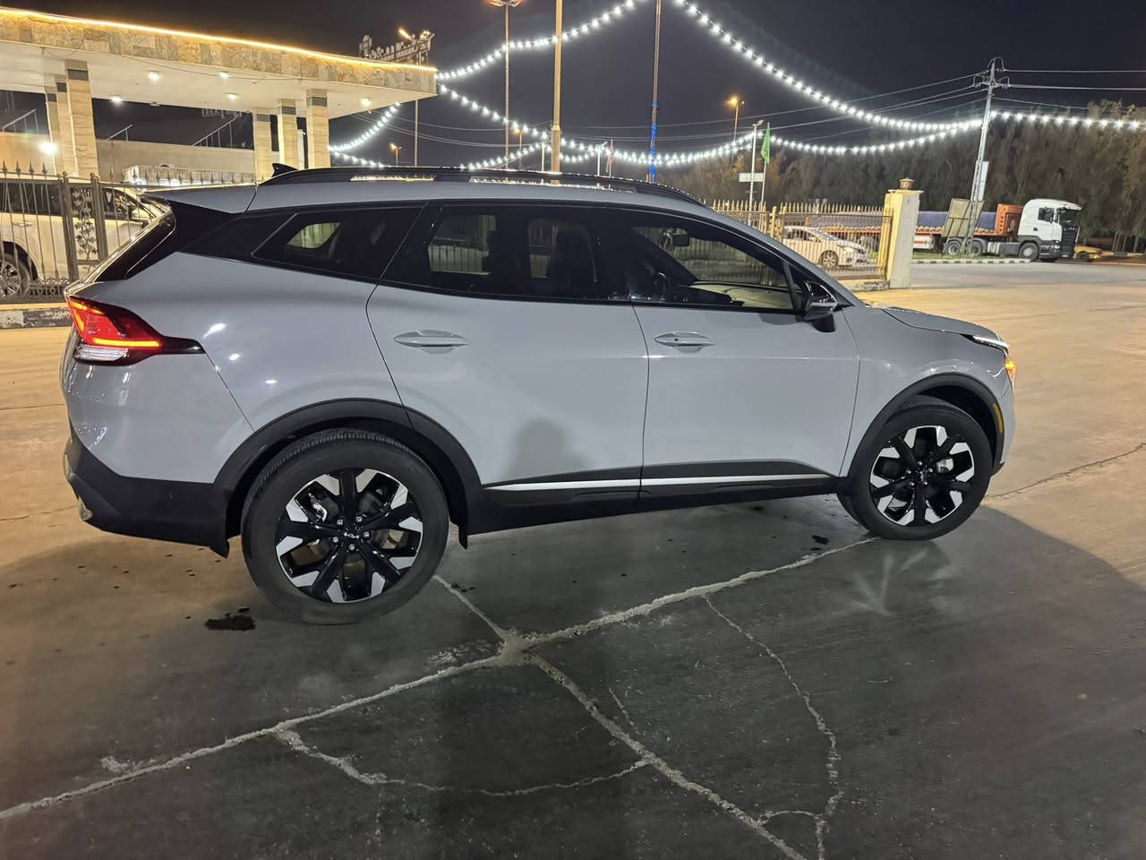 Sportage2024 xline 
بدون ايرباك
ماشيه 16000
الحادث حافه الجاملغ الامامي شبر وصار شويه بارد بقبق الجنطه
المواصفات
بانوراما
بصمه
تشغيل عن بعد
رادارات
حساس وكامره خلفيه
كشن حار
كشن كهرباء
تحديد مسار وقياده شبه ذاتيه
وباقي المواصفات المعروفه
مكانه حله
***********
