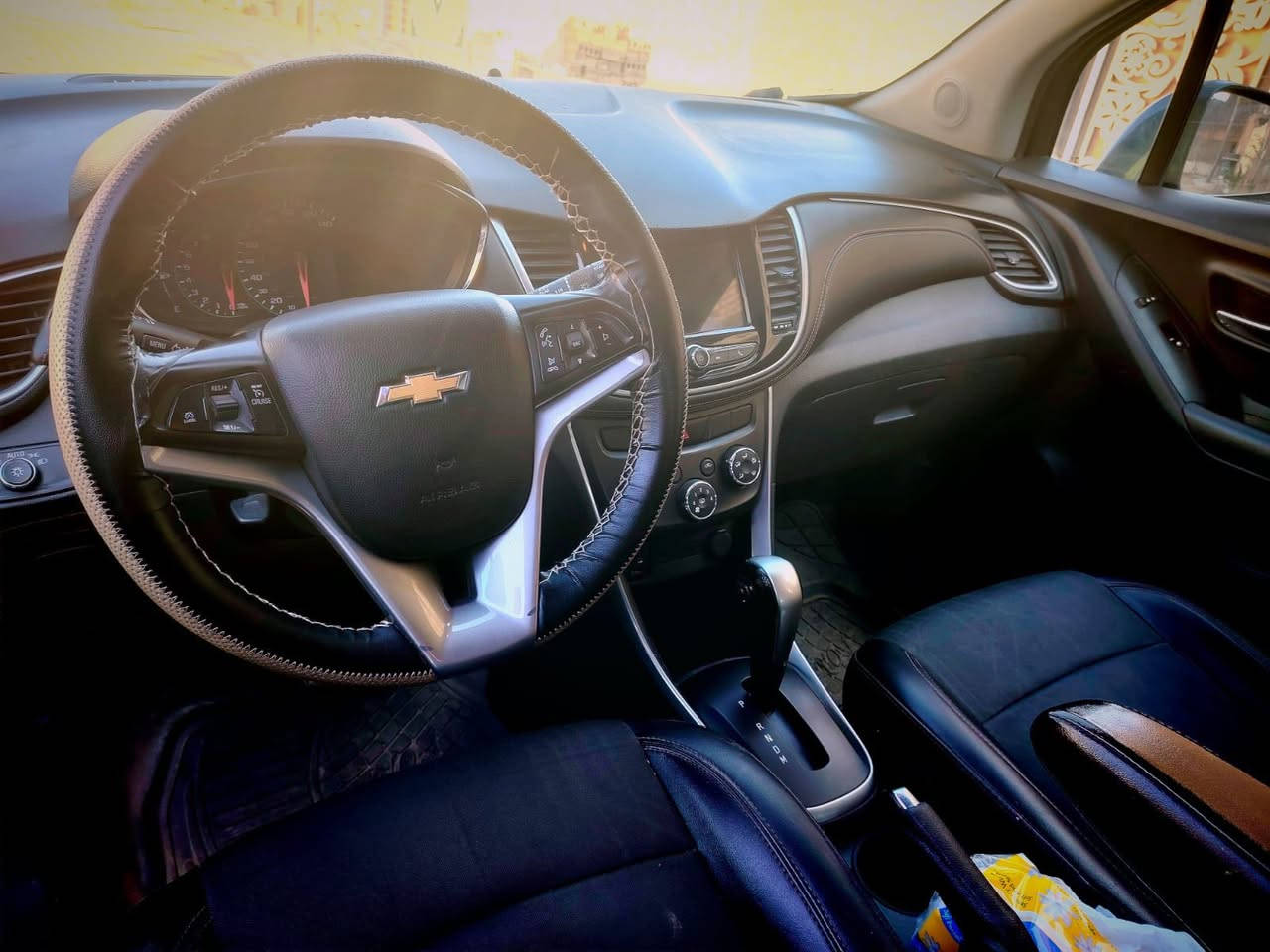 أ
شوفرليت تراكس موديل 18 رقم بغداد
 تبديل بنيد فقط 
كشنات جلد مطعم بمخمل 
تحكم استيرن كامل 
شاشة اعطال 
شاشة عرض ابل كار واندرويد 
تشغيل بصمة 
4 ابواب بصمة 
جنطة بصمة 
ماشية 80 الف قابل للزيادة
وكثير من المواصفات للاستفسار الاتصال على الرقم *********** السعر 110 وبيه مجال بسيط مكان السيارة كربلاء
