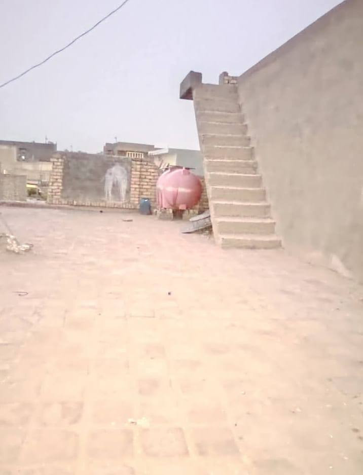 بيت  للبيع  في الدبله ناحية الابراهميه) محافضه بابل
مسحاة البيت الكليه 850 متر   مع قطعت ارض كما موضحه في التصوير  
يبعد عن الشارع العام 50متر 
يوجد فيه 4 غرف نوم 
2في الطابق الارضي 2في الطابق الثاني  
مجمع صحيات خارج البيت  
ومجمع صحيات داخل البيت  
يوجد مخزن كما موضحح في الصور 
 المطبخ 5في4.  الهول 8في 4 صالة طعام 4في 5 
المضيف 8في 4   
الغرفه الولى 5في 4 الغرفه الثانيه 4×4  الهول الطباق الثاني 8×4
الغرفه الثالثه 4×4
والرابعه 5×4
ترك   حوالي البيت

للاستفسار  ***********

          0787070570
 الموقع  الحله  الدبله ناحية الابراهميه   مقابيل حسينية شيخ سالم ماقبل طريق يا. حسين
